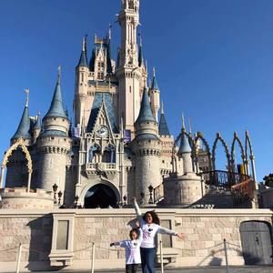 Meet your Posher, Thalia